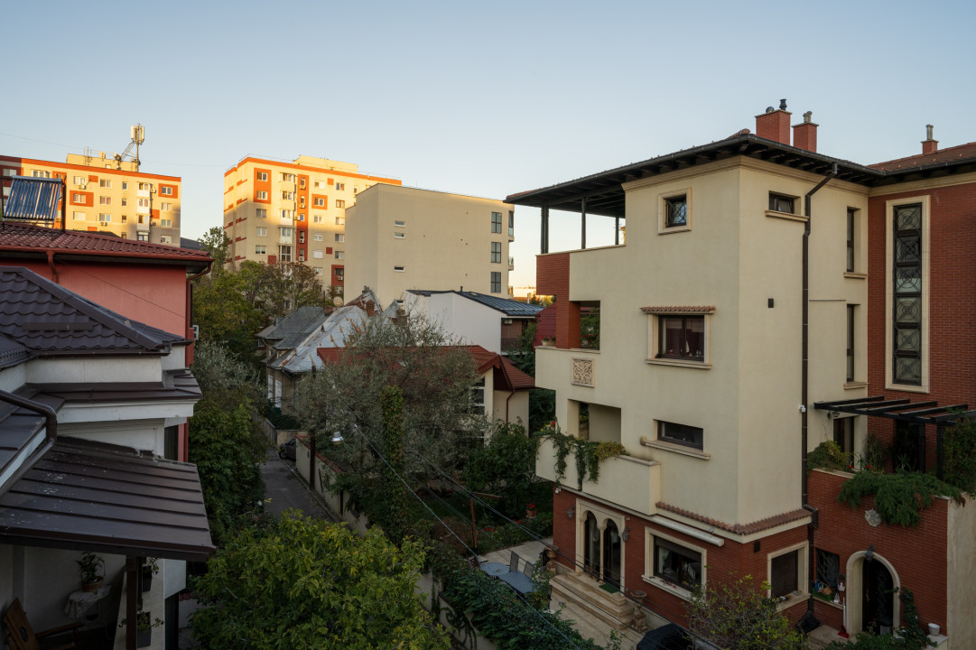 1 Mai, Clucerului,  Apartament tip duplex in Vila, Comision 0 %