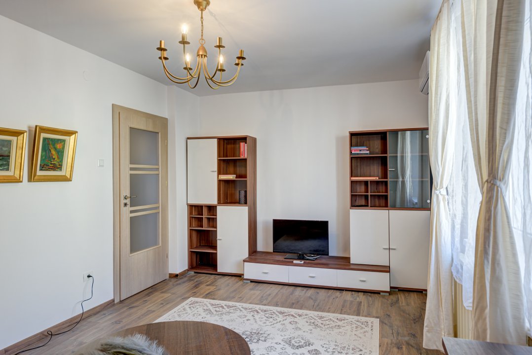 Apartament decomandat de 2 camere, Cotroceni, etajul 1/P+2! 