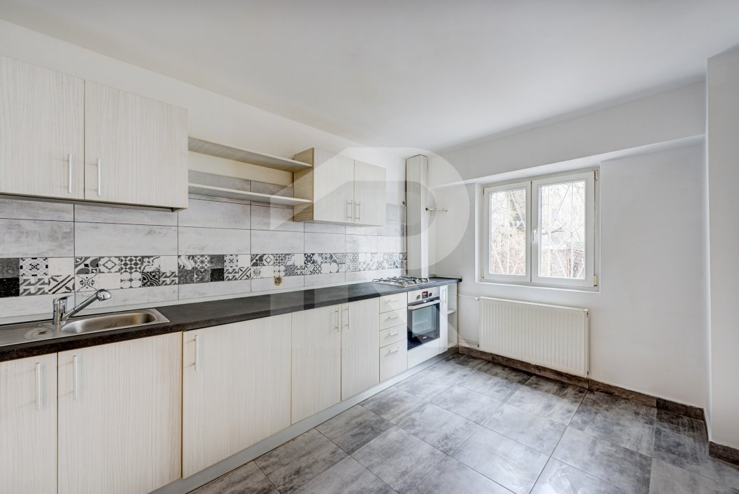 Apartament 3 camere decomandat Calea Calarasi Delea Noua