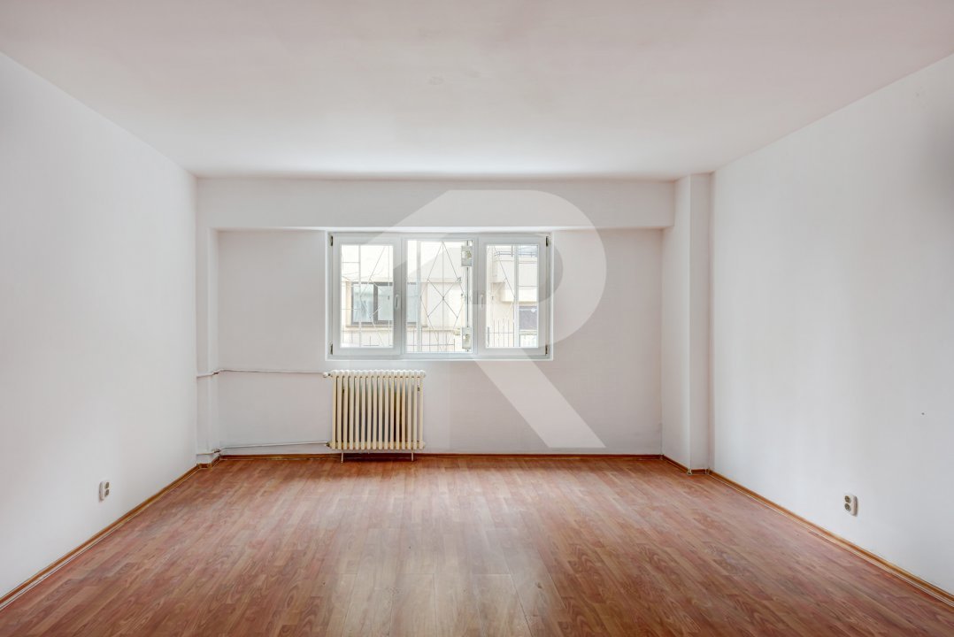 Apartament 3 camere decomandat Calea Calarasi Delea Noua