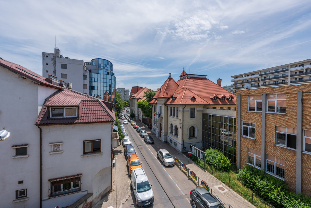 Banu Manta/ Titulescu, Lic. Neculce, Renovat 2023, Comision 0 %