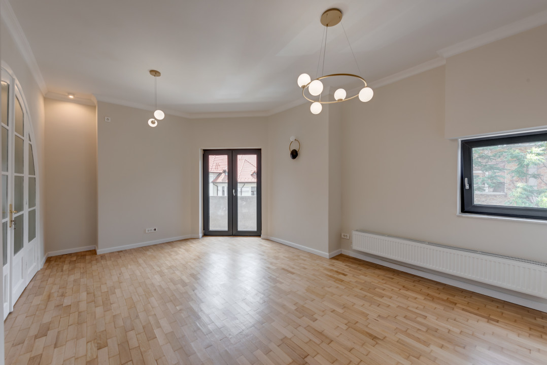 Banu Manta/ Titulescu, Lic. Neculce, Renovat 2023, Comision 0 %