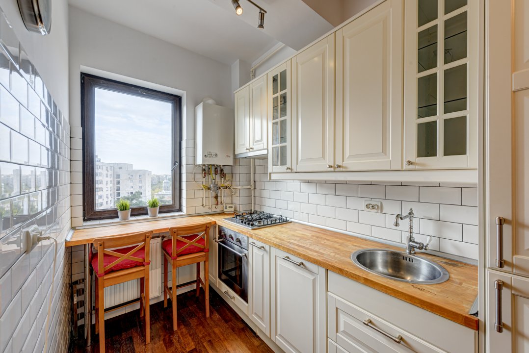 Nerva Traian/ 2 camere/ Centrala proprie/ Bloc 2013
