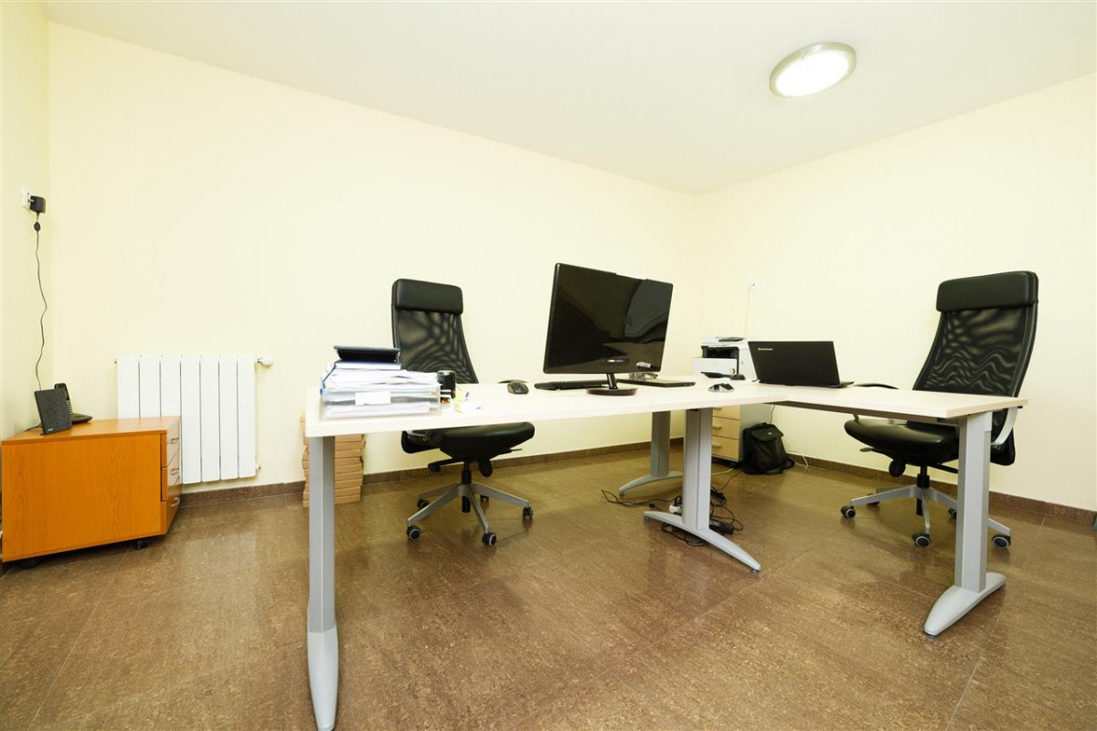 Spatiu birou S+P 170mp Pta. Alba Iulia. Curte proprie 48mp