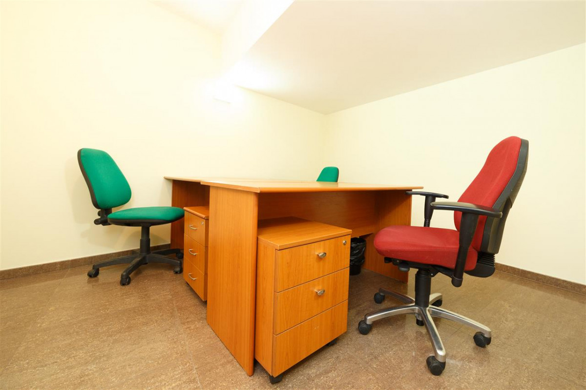 Spatiu birou S+P 170mp Pta. Alba Iulia. Curte proprie 48mp