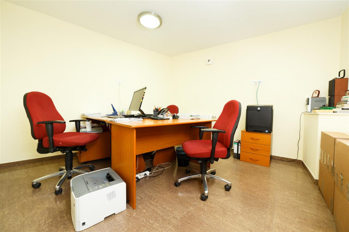 Spatiu birou S+P 170mp Pta. Alba Iulia. Curte proprie 48mp