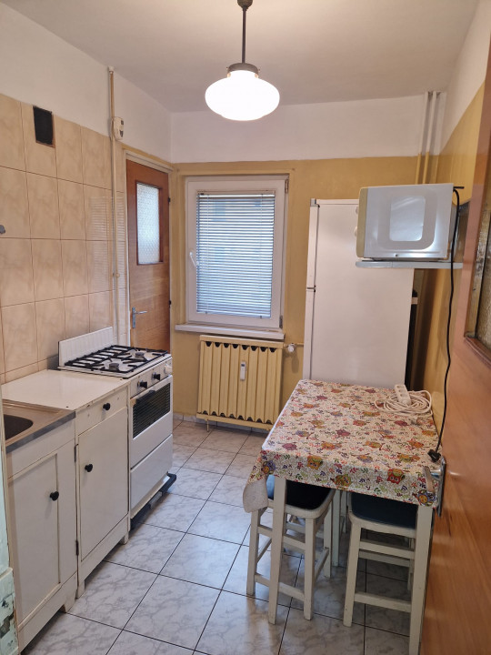 Militari, Virtutii, str. Dealului, 2/4, decomandata 