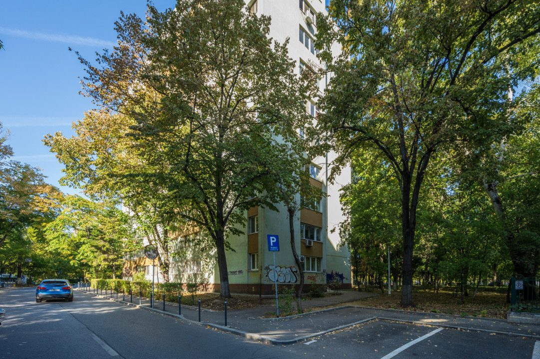 Drumul Taberei, Metrou, Parc Moghioros, Parcare