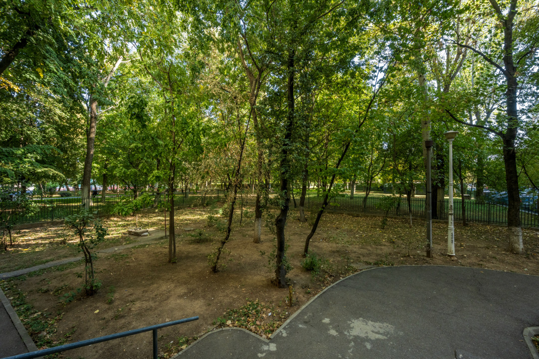 Drumul Taberei, Parc Moghioros, Parcare ADP