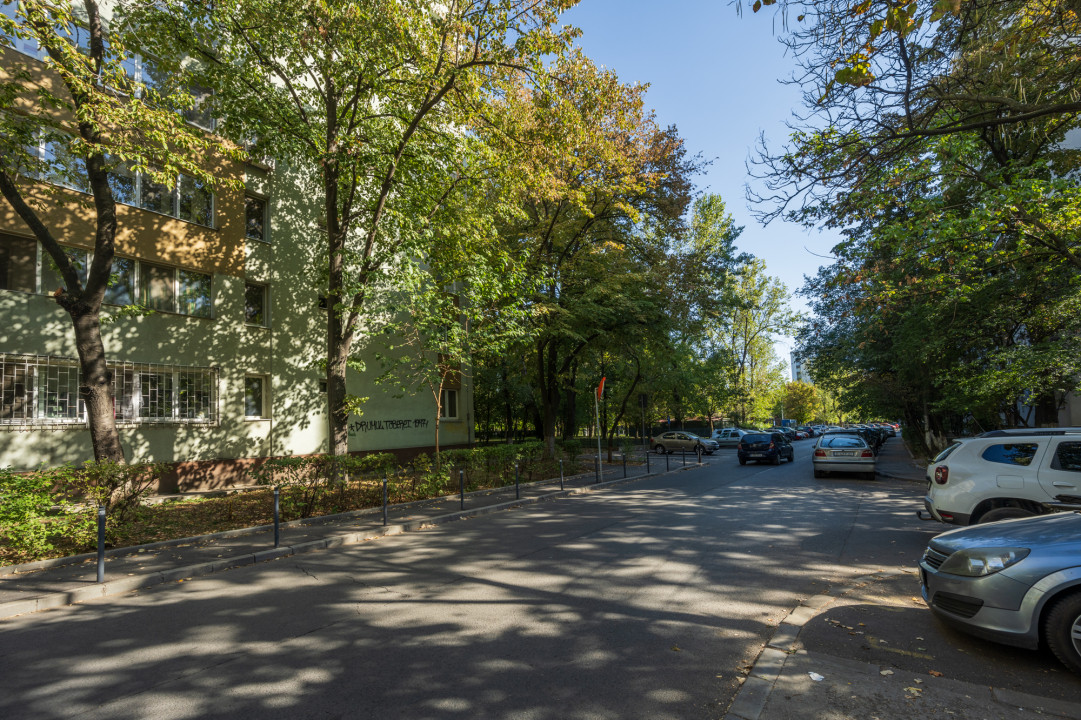 Drumul Taberei, Parc Moghioros, Parcare ADP