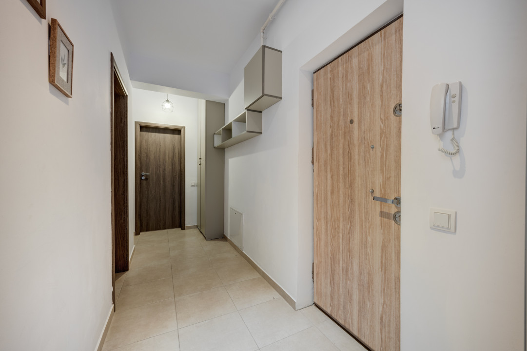 Apartament complet mobilat si utilat - decomandat - loc de parcare suprateran 