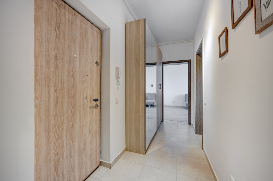 Apartament complet mobilat si utilat - decomandat - loc de parcare suprateran 