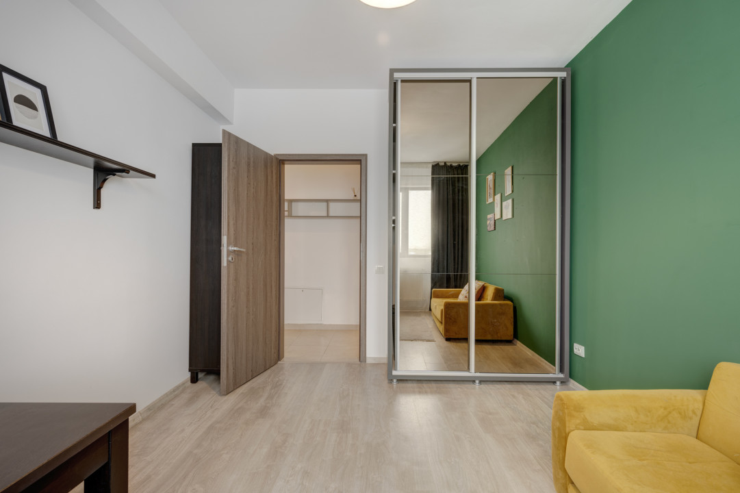 Apartament complet mobilat si utilat - decomandat - loc de parcare suprateran 