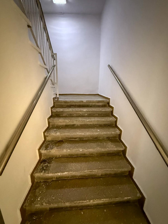 Apartament 4 camere, la 5 minute de Parc, balcon 15 mp