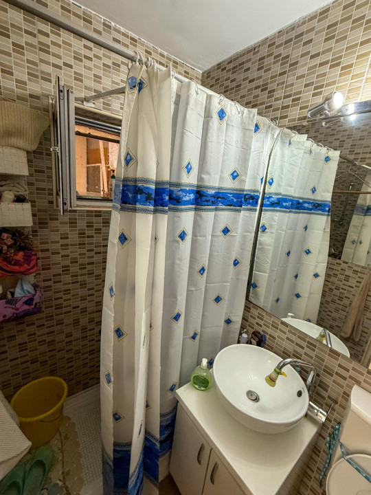 Apartament 4 camere, la 5 minute de Parc, balcon 15 mp