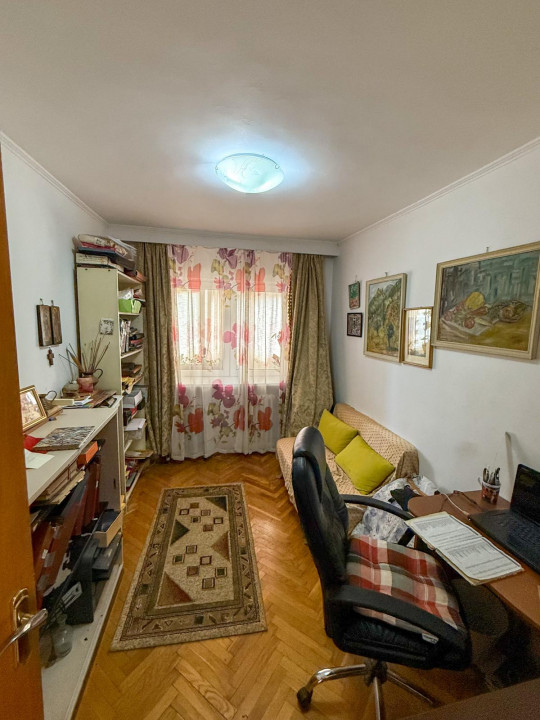 Apartament 4 camere, la 5 minute de Parc, balcon 15 mp
