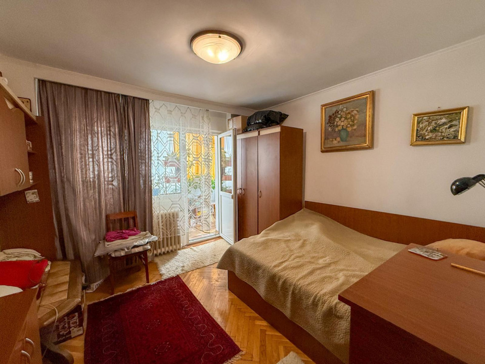 Apartament 4 camere, la 5 minute de Parc, balcon 15 mp