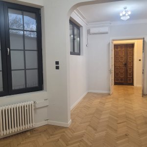 De vânzare apartament 3 camere in vila, etaj 1/2, Cartierul Evreiesc