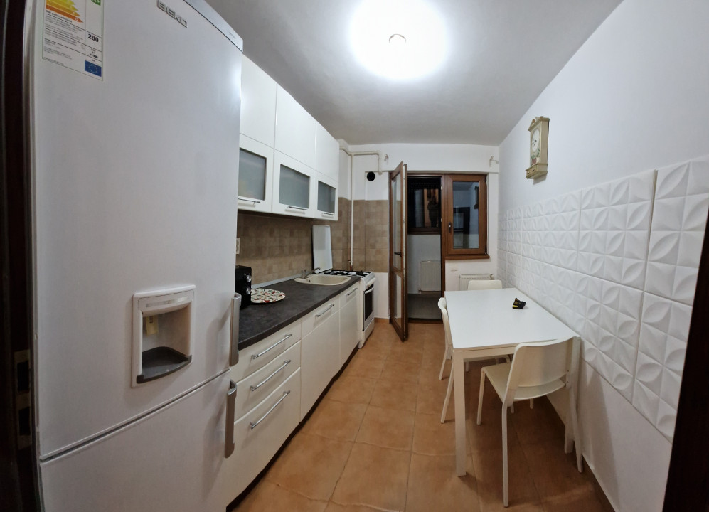 Apartament complet mobilat si utilat - decomandat - loc de parcare suprateran 