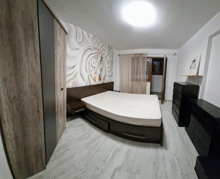 Apartament complet mobilat si utilat - decomandat - loc de parcare suprateran 