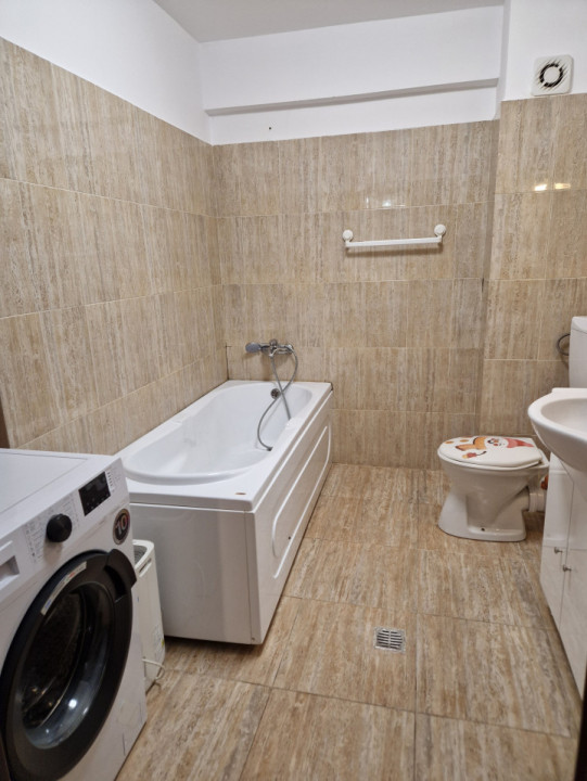 Apartament complet mobilat si utilat - decomandat - loc de parcare suprateran 