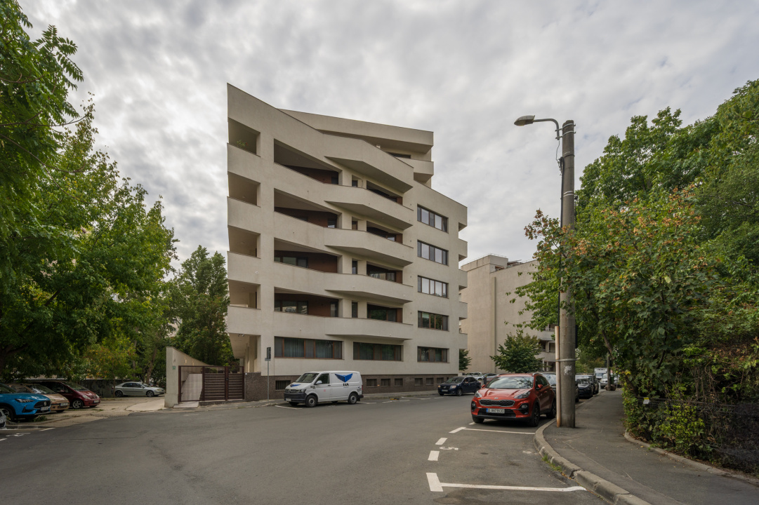 13 SEPTEMBRIE-URANUS, 3 CAMERE 140 MP, ETAJ 7, PANORAMA!