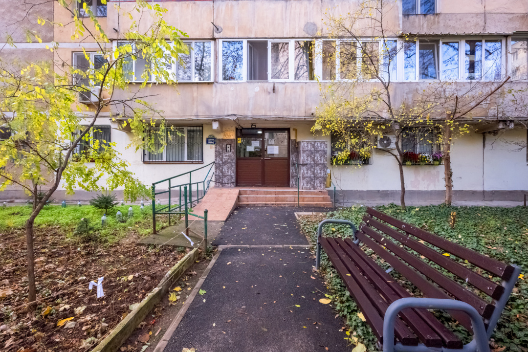 Apartament 3 Camere Decomandat Piata Valea Ialomitei