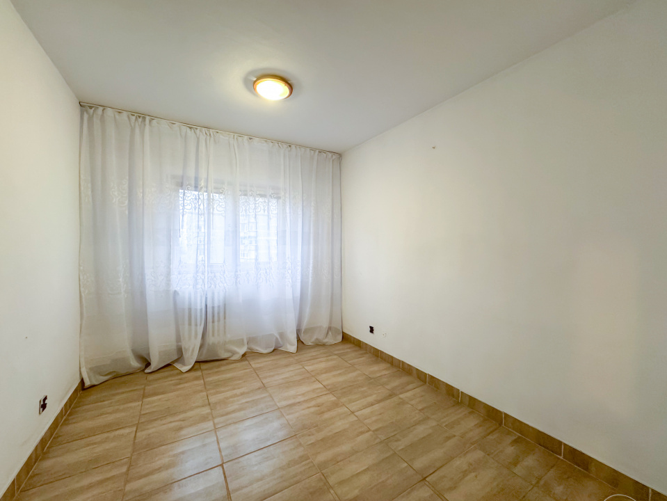 Un 3 camere corect. Si extrem de interesant!