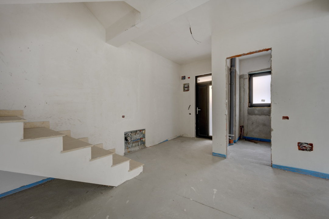 Duplex  - curte - 4 bai - 3 dormitoare -  metrou Păcii 