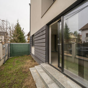 Duplex  - curte - 4 bai - 3 dormitoare -  metrou Păcii 