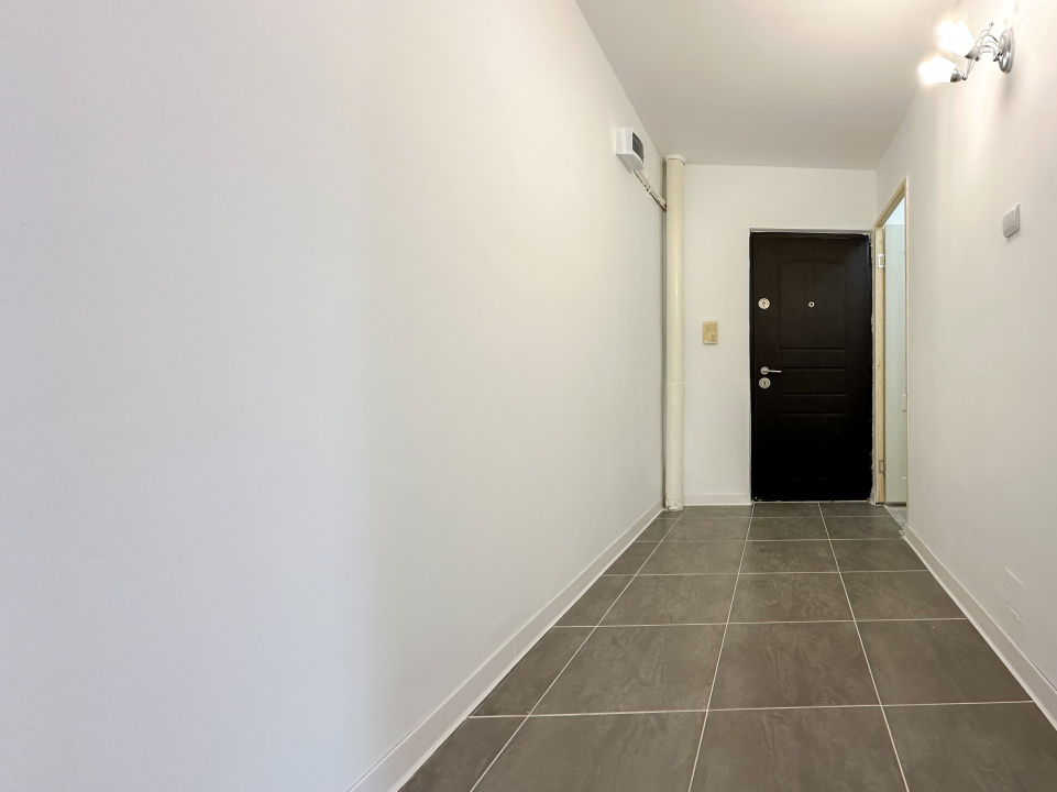 Lângă parc, renovat complet, gata să devină al tău. Totul nou!