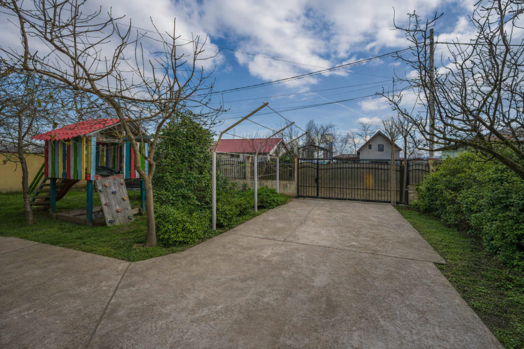 MOGOSOAIA - CENTRAL, CASA 200 MP UTILI, LOT 500 MP, LA CHEIE!