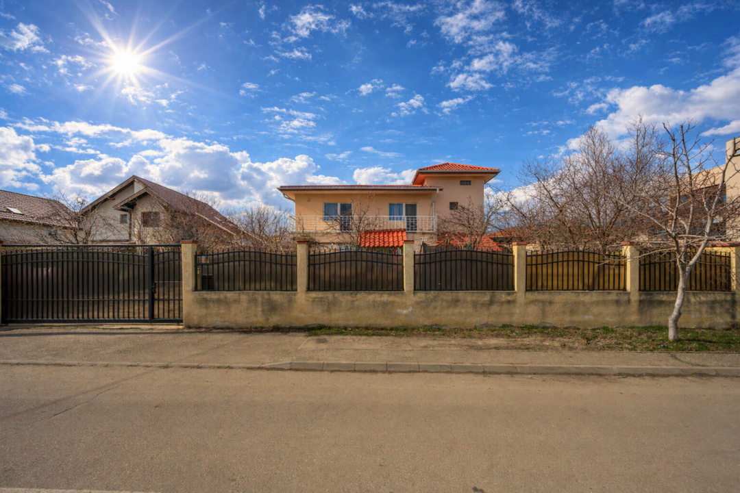 MOGOSOAIA - CENTRAL, CASA 200 MP UTILI, LOT 500 MP, LA CHEIE!