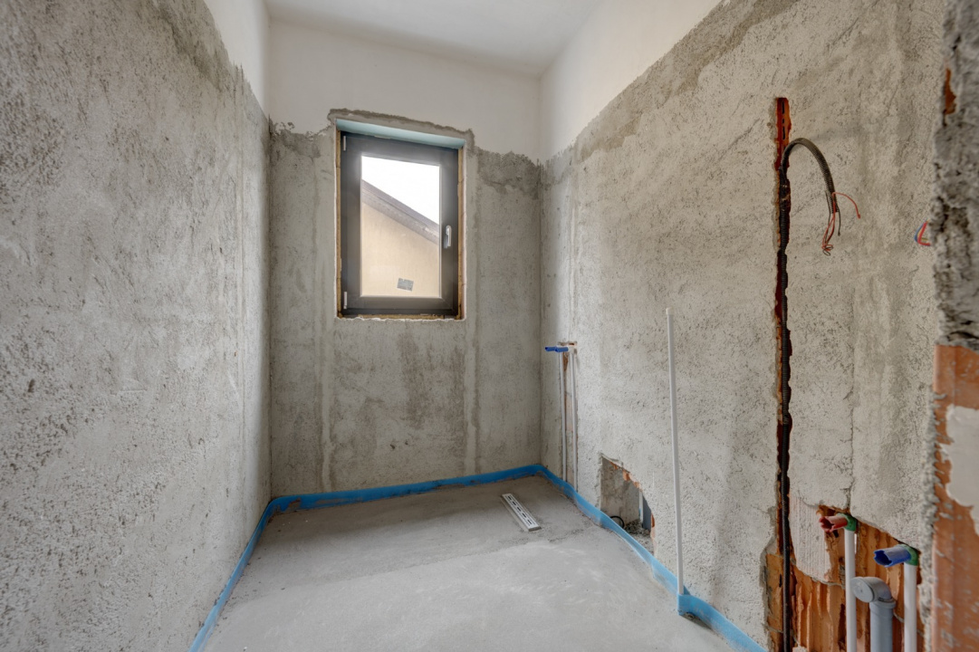 Casa se preda finisata - 4 bai -3 dormitoare - curte - parcare -  metrou Păcii 