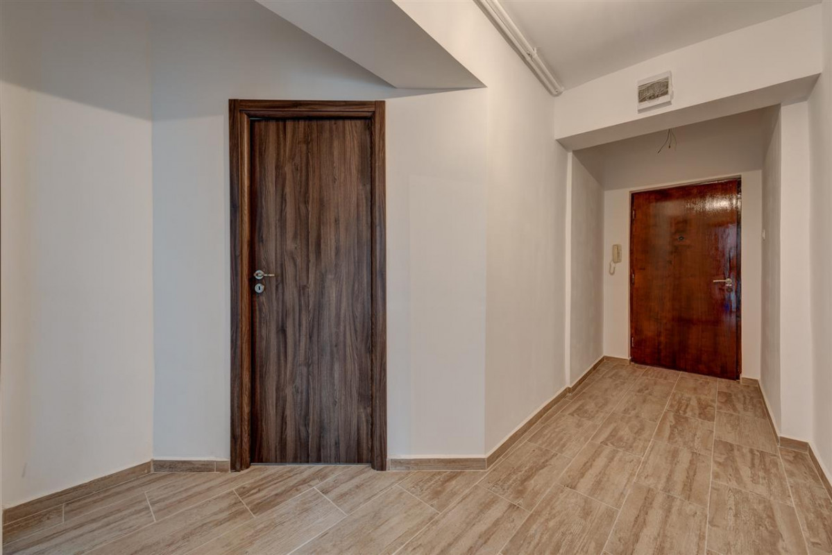 Mosilor-Carol 4 camere renovat complet , Comision 0 %