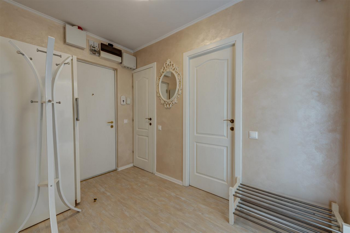 Apartament 4 camere complet mobilat si utilat Drumul Taberei, etaj 2/4