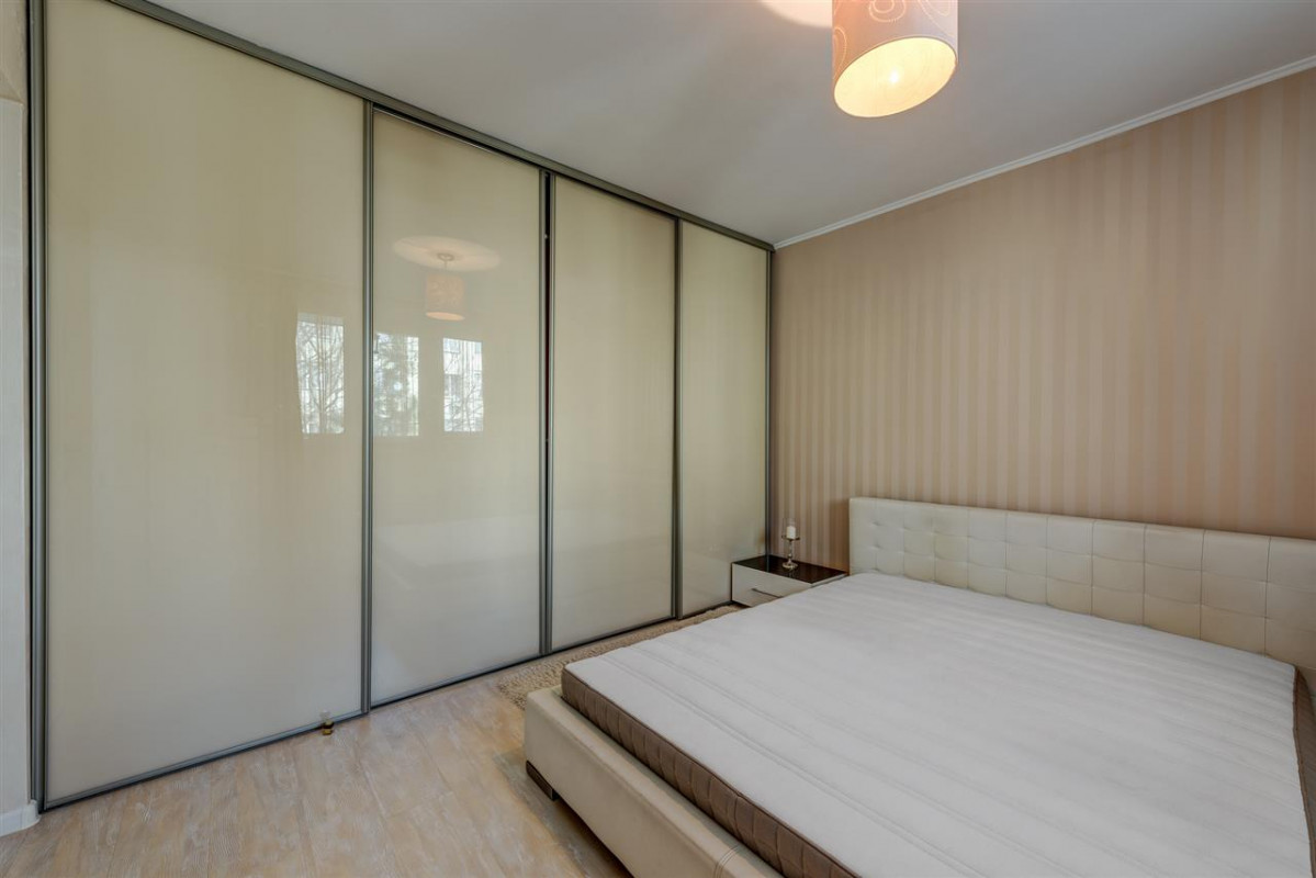 Apartament 4 camere complet mobilat si utilat Drumul Taberei, etaj 2/4