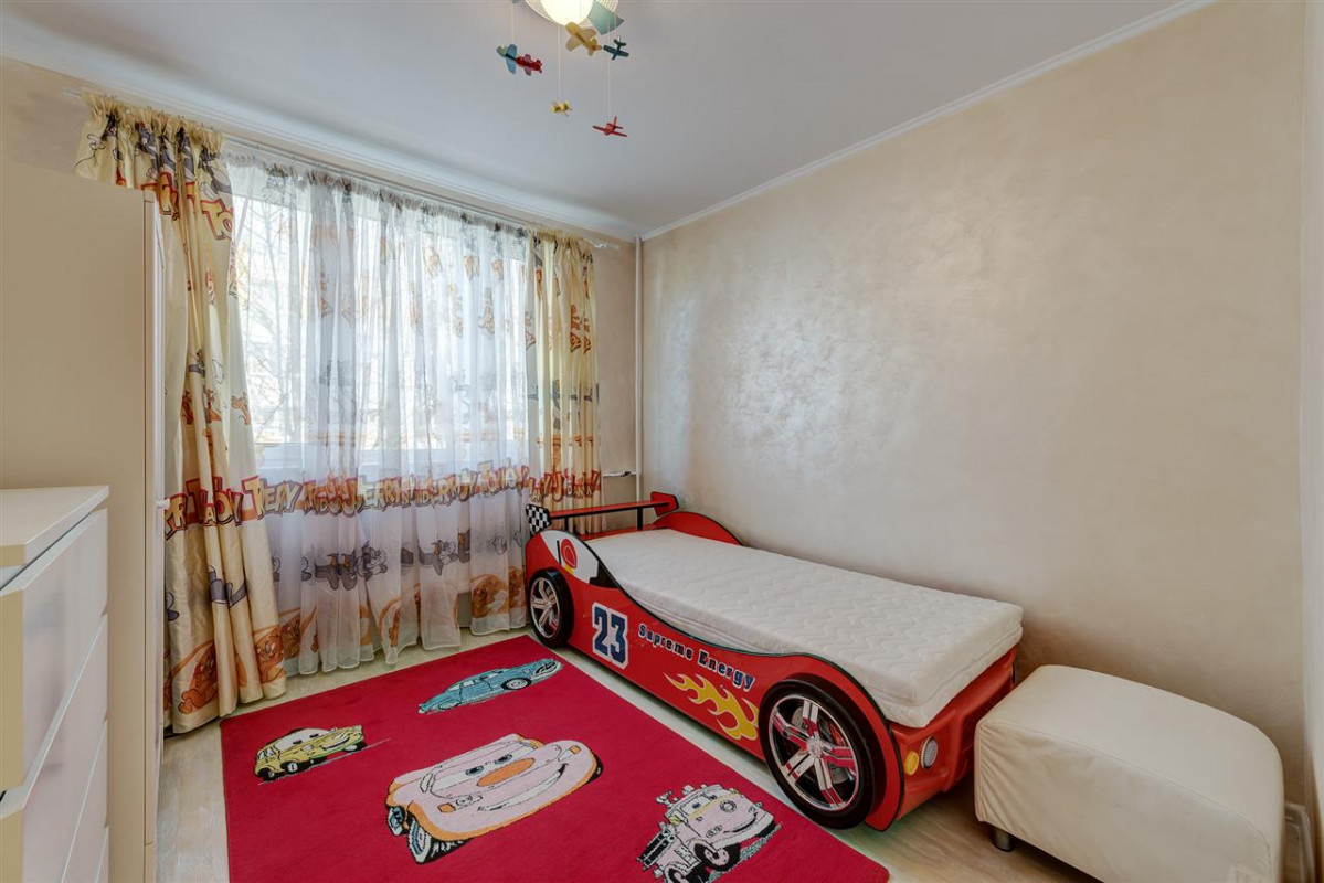Apartament 4 camere complet mobilat si utilat Drumul Taberei, etaj 2/4