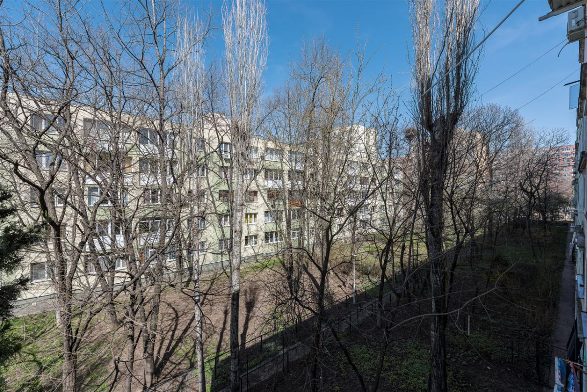 Apartament 4 camere complet mobilat si utilat Drumul Taberei, etaj 2/4