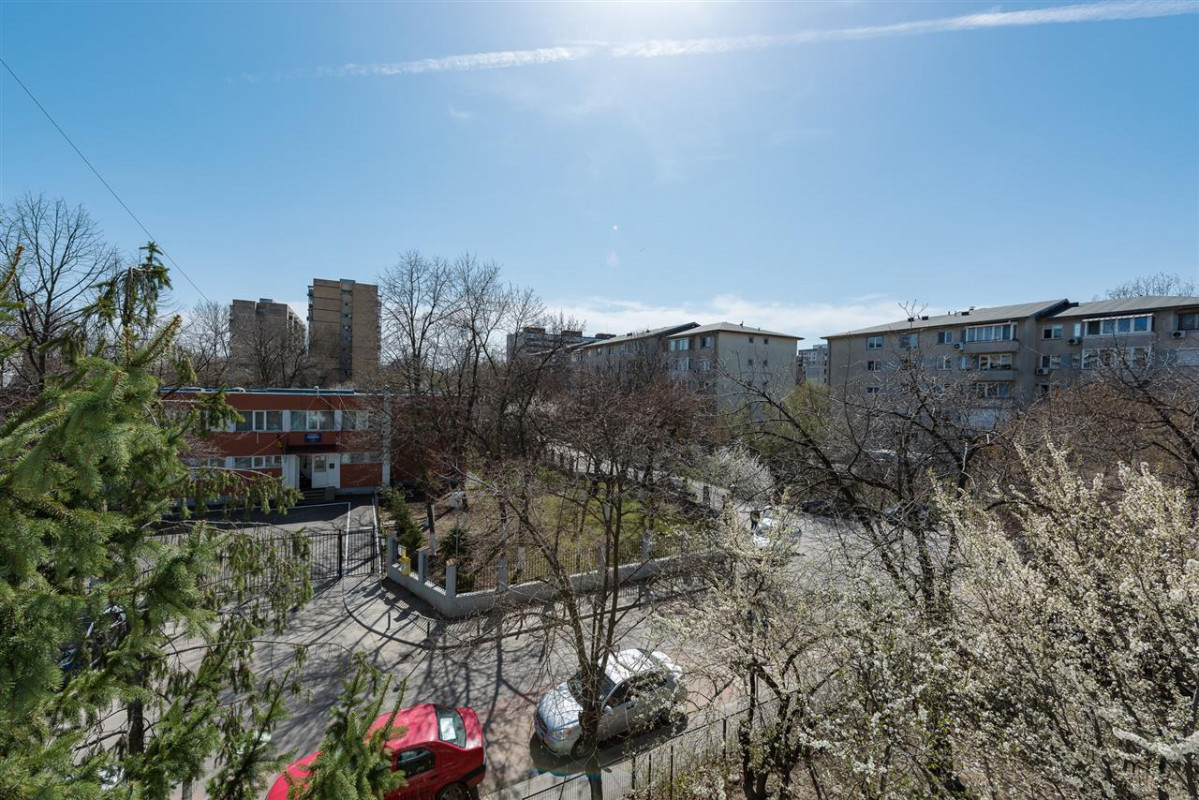 Apartament 4 camere complet mobilat si utilat Drumul Taberei, etaj 2/4