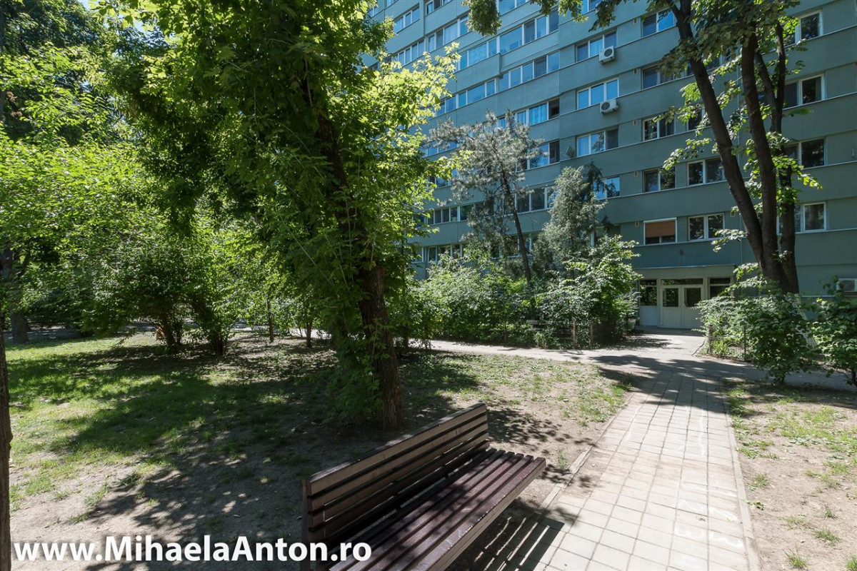 Drumul Taberei, Piata Moghioros, 2  camere, Bloc reabilitat