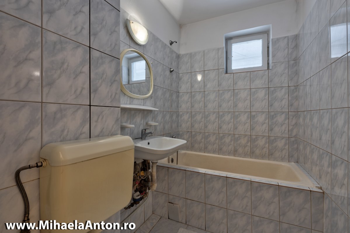 Drumul Taberei, Piata Moghioros, 2  camere, Bloc reabilitat