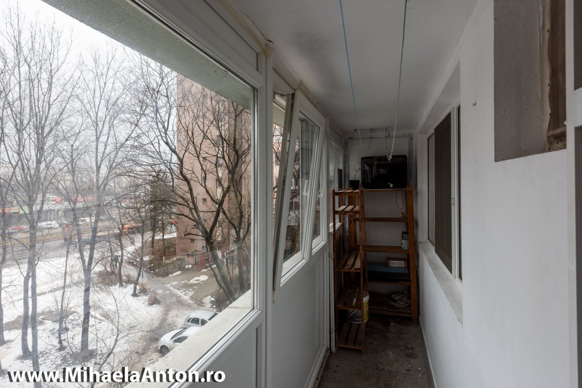 Drumul Taberei, Piata Moghioros, 2  camere, Bloc reabilitat