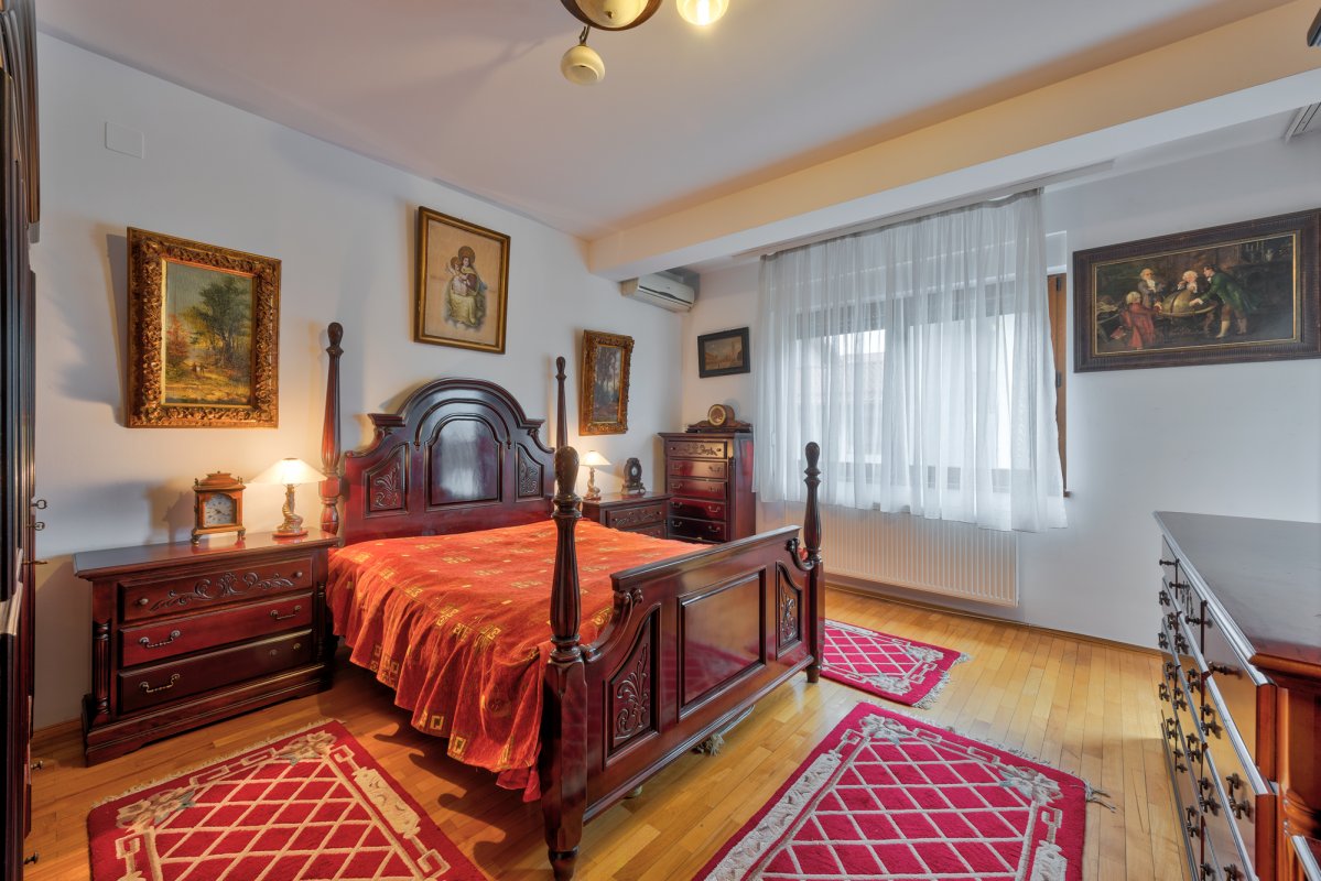 Vila Pipera, Str. Mircea cel Batran, 270 mp, garaj, Comision 0 % 