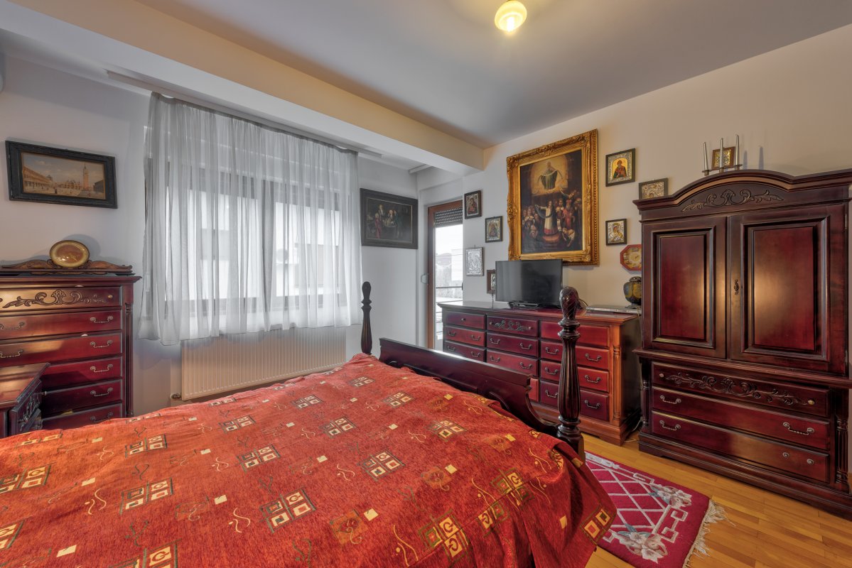 Vila Pipera, Str. Mircea cel Batran, 270 mp, garaj, Comision 0 % 