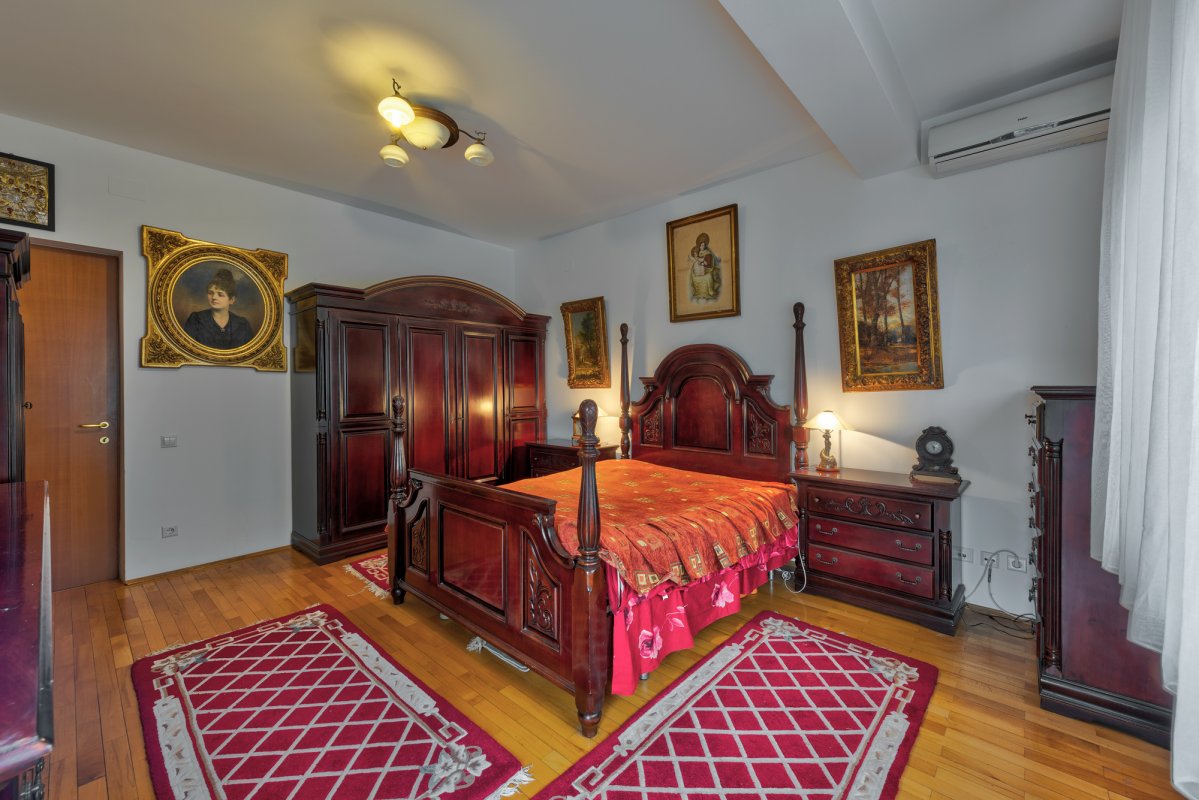 Vila Pipera, Str. Mircea cel Batran, 270 mp, garaj, Comision 0 % 