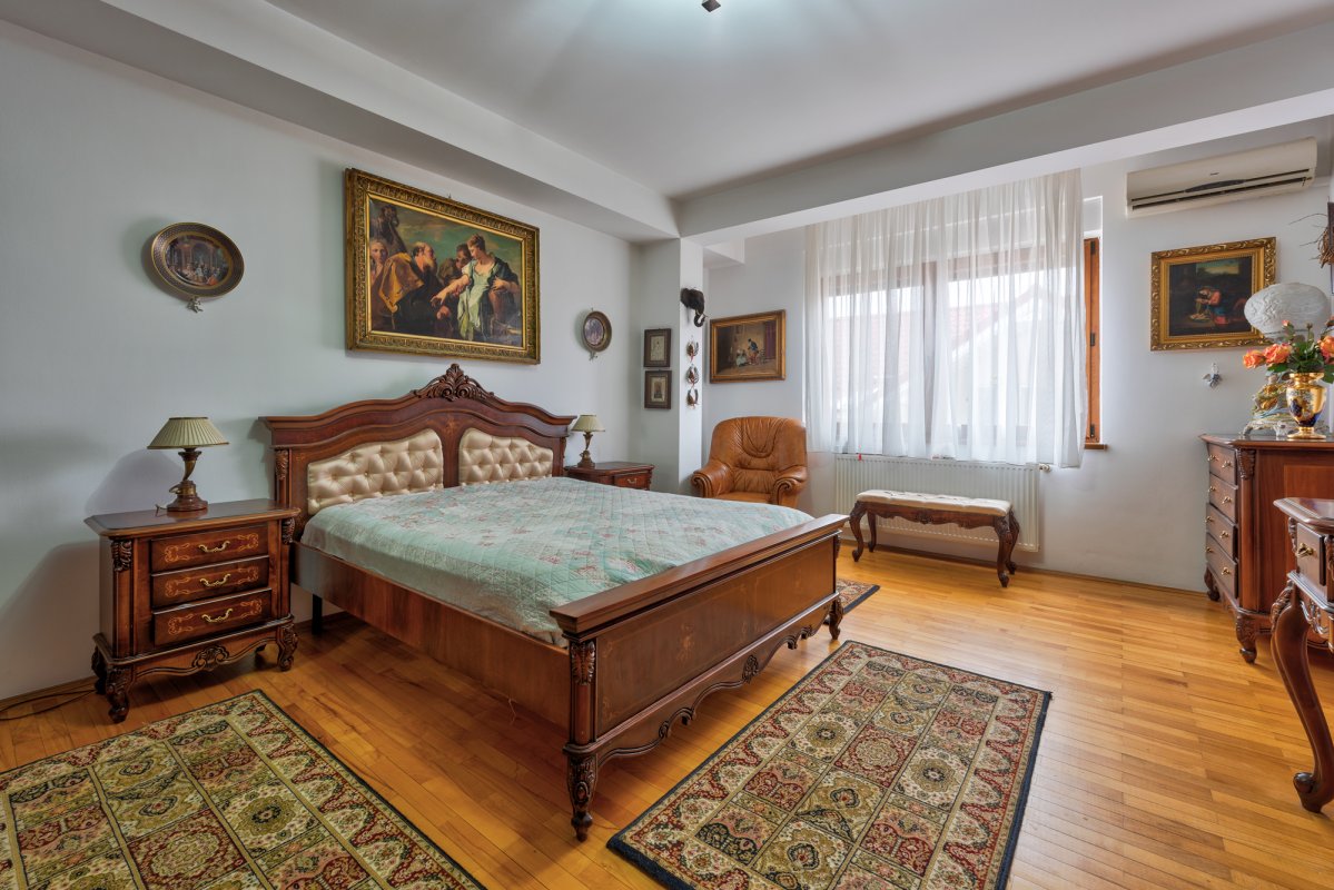 Vila Pipera, Str. Mircea cel Batran, 270 mp, garaj, Comision 0 % 
