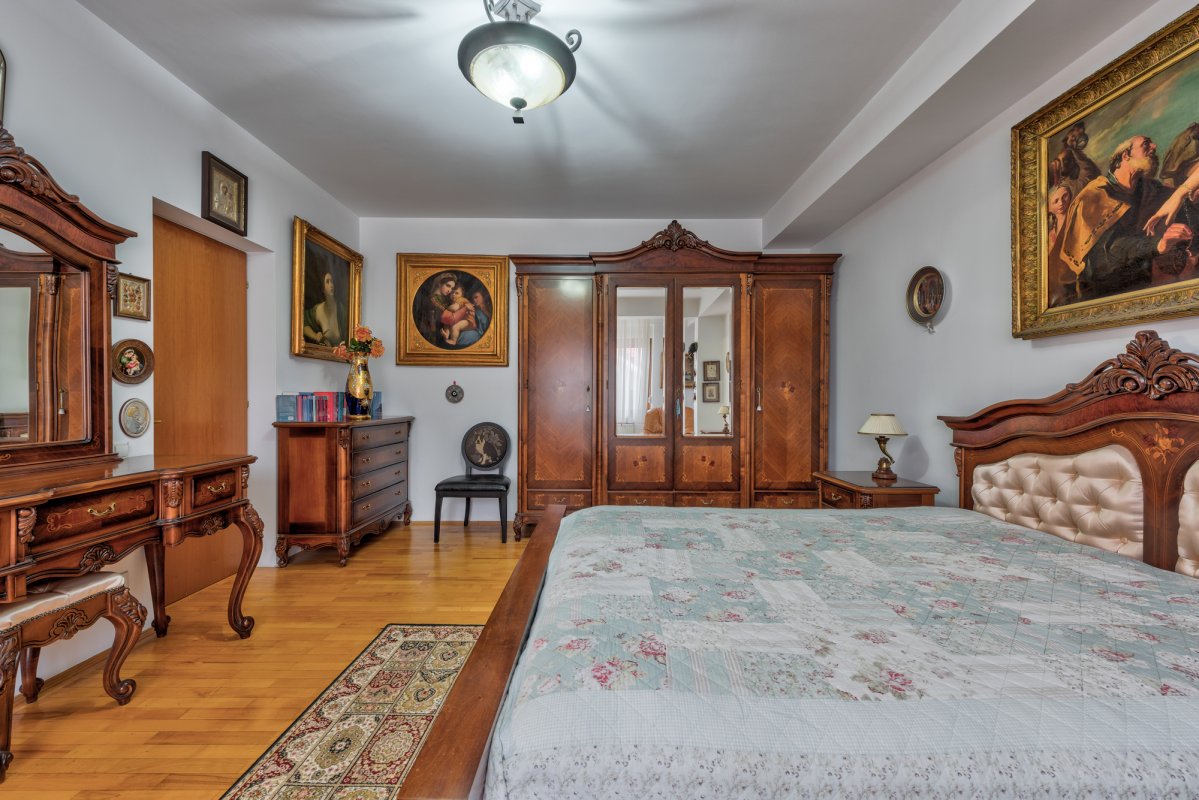 Vila Pipera, Str. Mircea cel Batran, 270 mp, garaj, Comision 0 % 