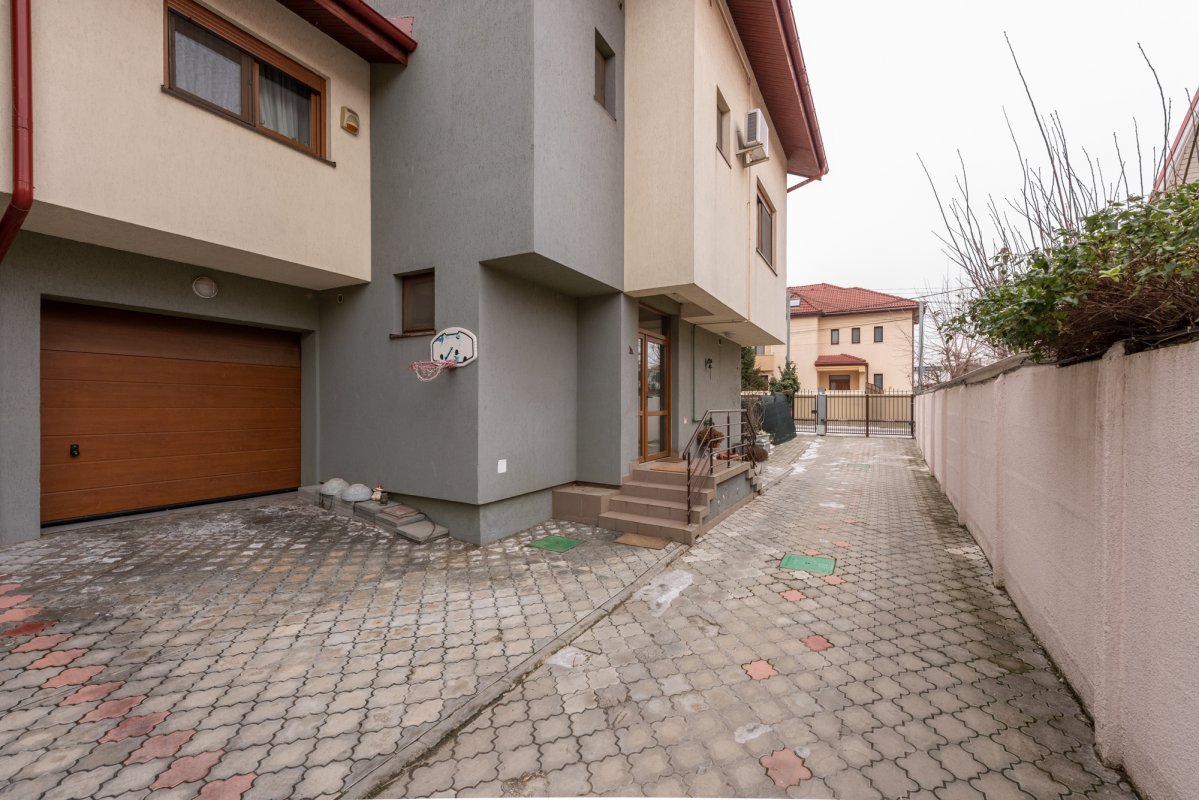 Vila Pipera, Str. Mircea cel Batran, 270 mp, garaj, Comision 0 % 