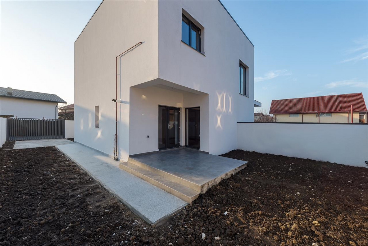 Prelungirea Ghencea- Alunului, Apartament  in vila, gradina 150mp ! Comision 0 %